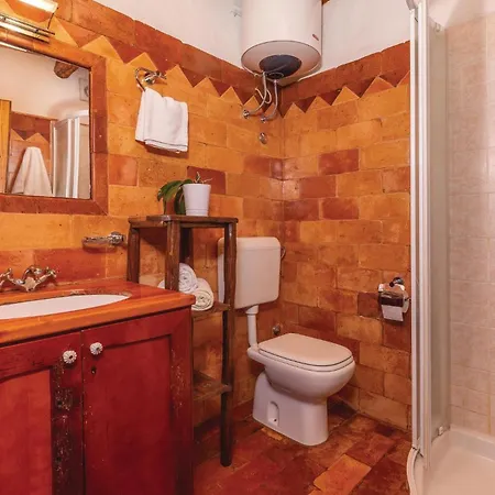 Heki Cr בית נופש