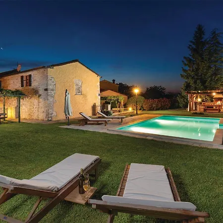Holiday home Gorgeous In With Wifi Pazin
