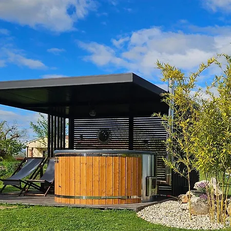 Heki Cr בית נופש *