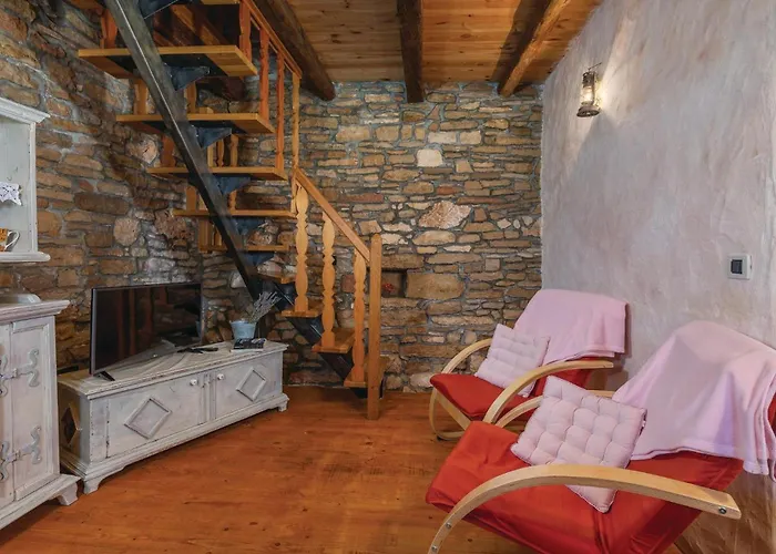 Hébergement de vacances Heki Cr *