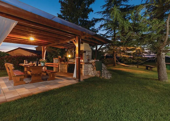 Hébergement de vacances Heki Cr *